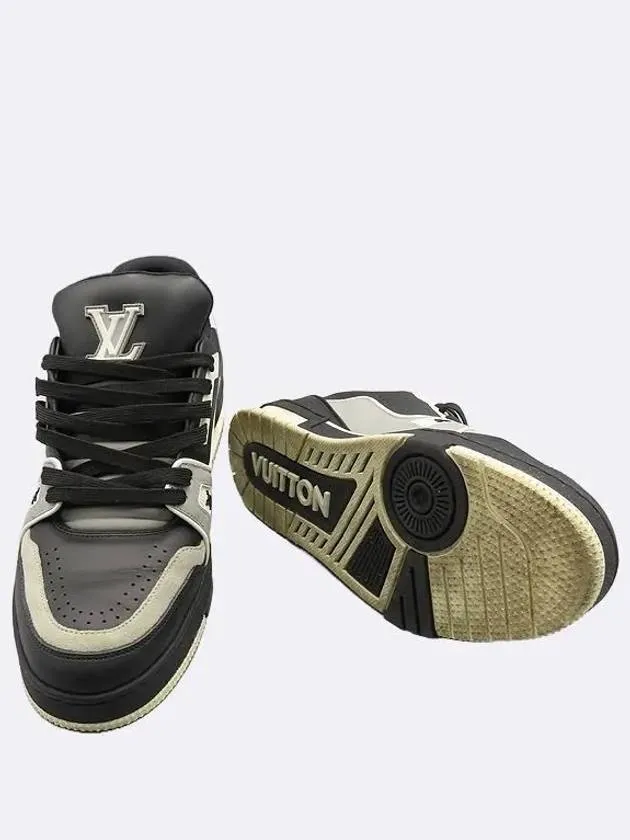 1AAHS2 Black Gray LV Trainer Sneakers 7 1 2