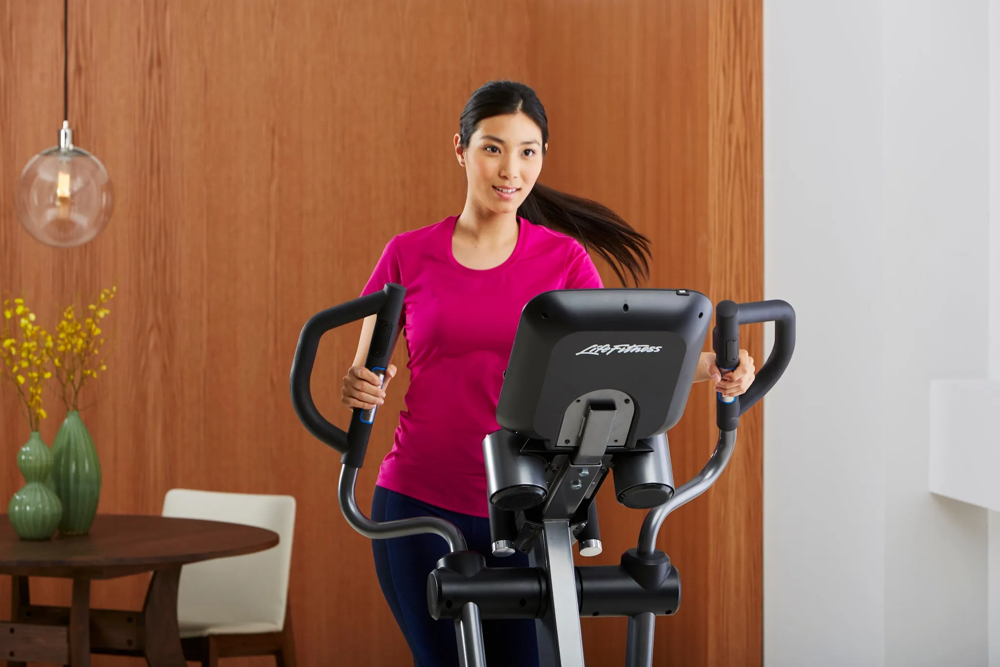 Life Fitness E5 Adjustable Stride Elliptical Cross Trainer
