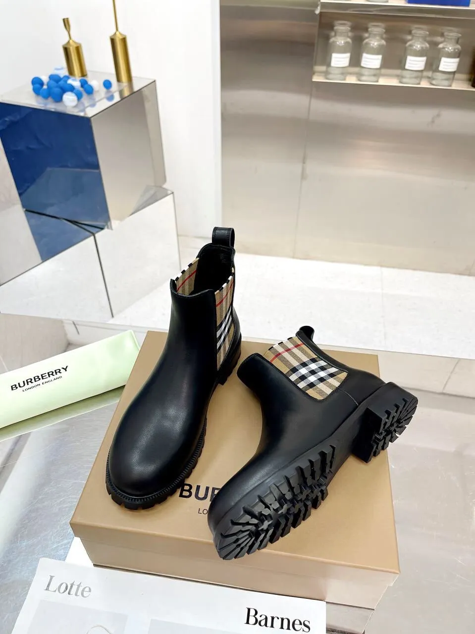 SE1184 Burberry Short Boots / Size4-11