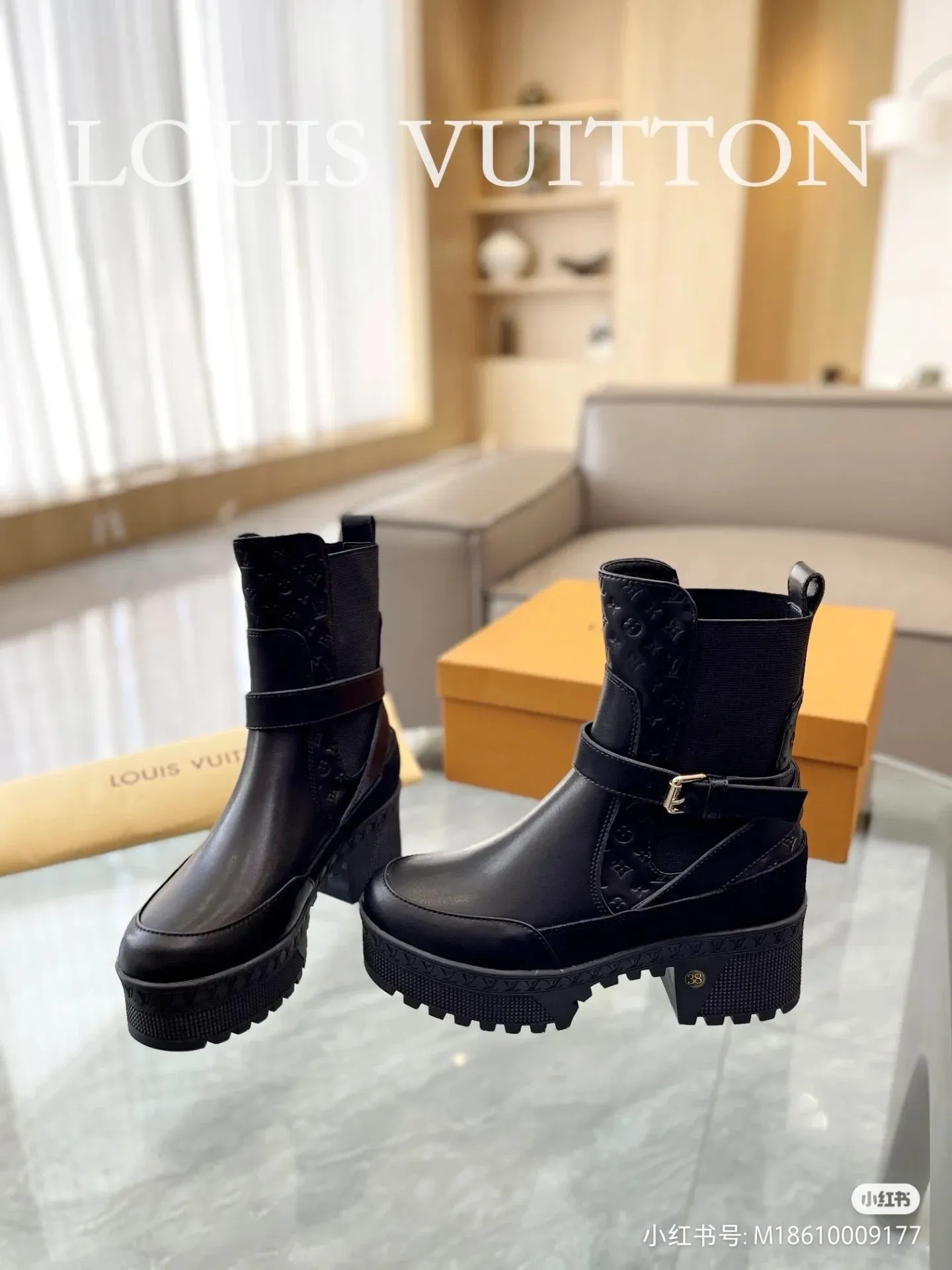 SE1486 LB Laureate Platform Chelsea Boot / Size5-11