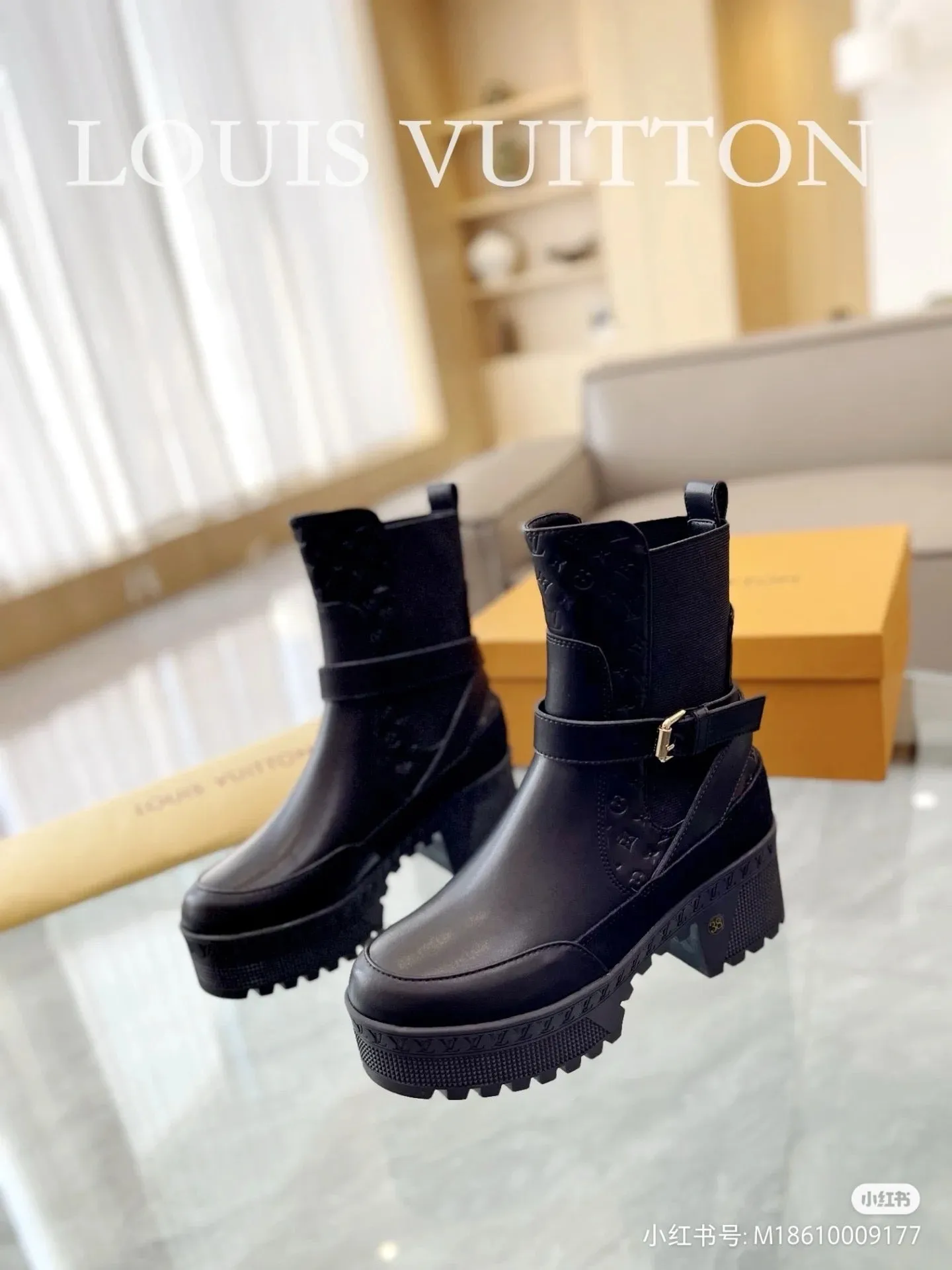 SE1486 LB Laureate Platform Chelsea Boot / Size5-11