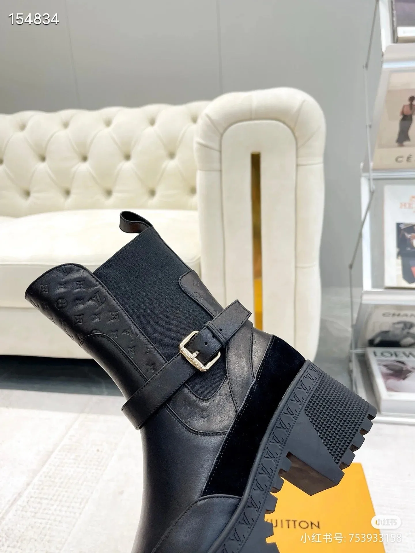 SE1486 LB Laureate Platform Chelsea Boot / Size5-11