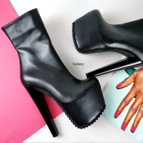 Tooth Sole Black Chunky Heel Boots
