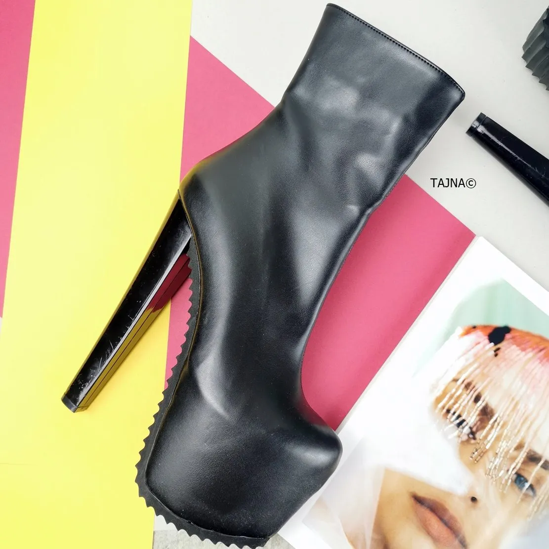 Tooth Sole Black Chunky Heel Boots